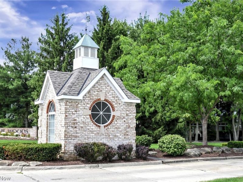 3674 Guilford Court, Westlake, OH 44145 Photo 4