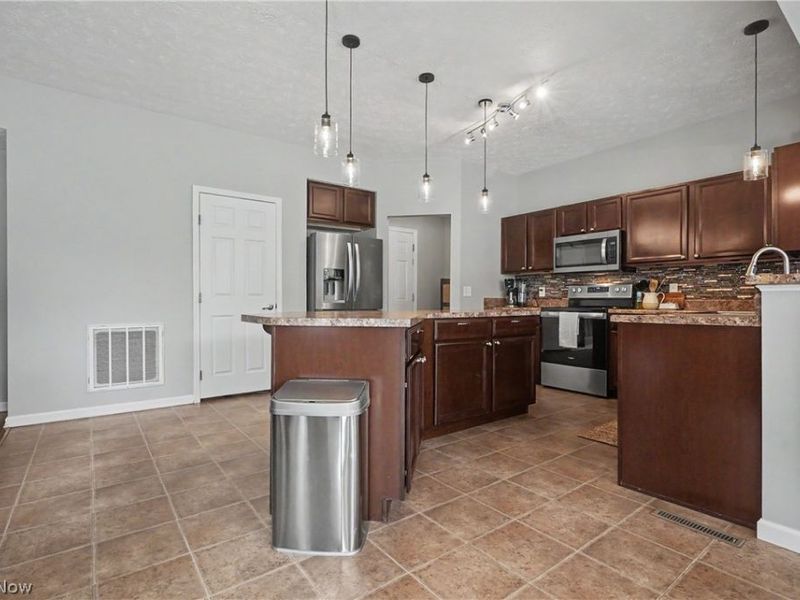 4118 Pembroke Drive, Kent, OH 44240 Photo 12