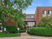 3070 Pheasant Creek Drive, Northbrook, IL 60062 primary photo