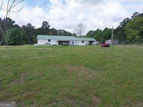 152 Seaweed Road, Fitzgerald, GA 31750