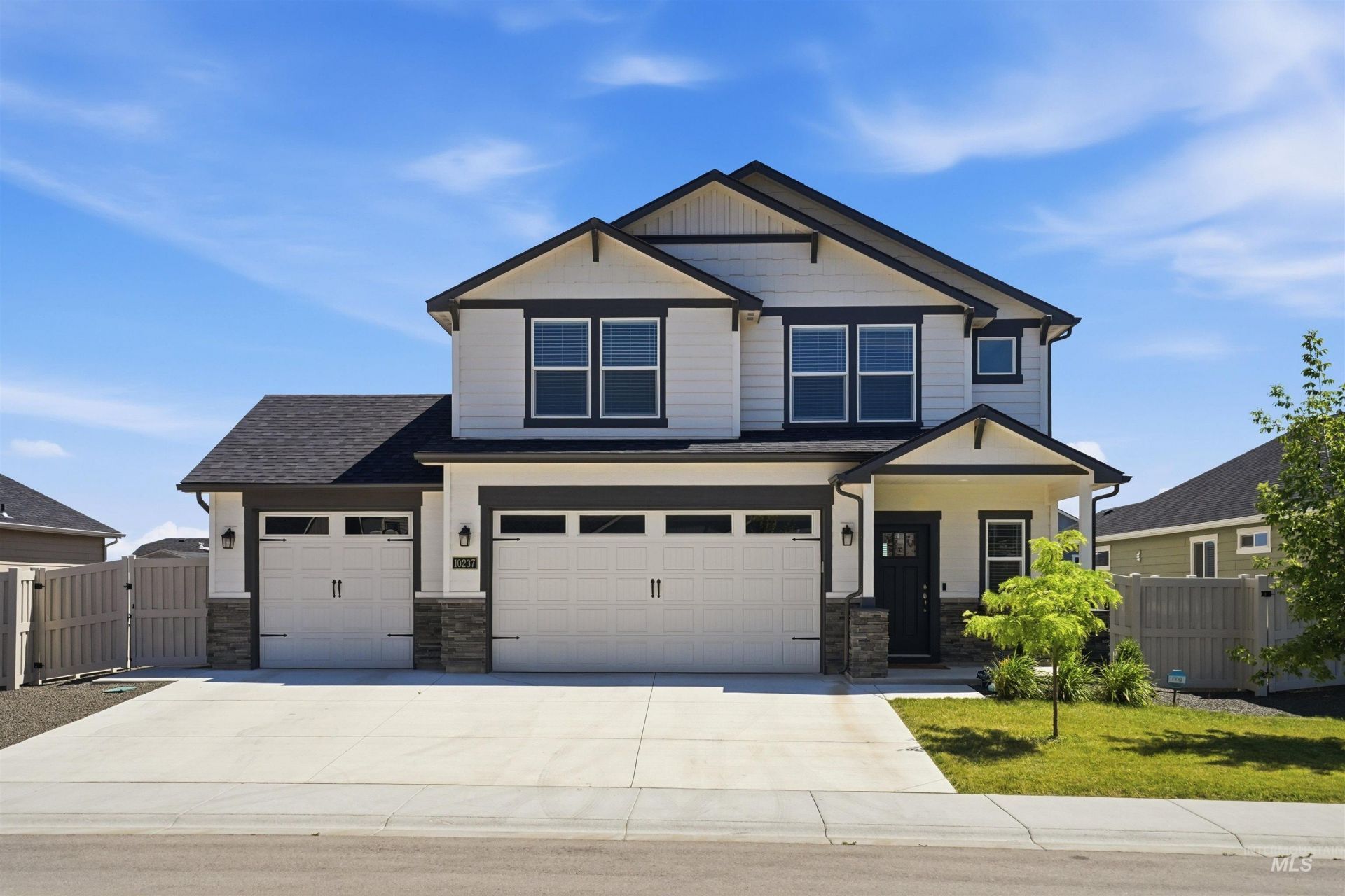 10237 W Salmonberry St, Star, ID 83669 Main Photo