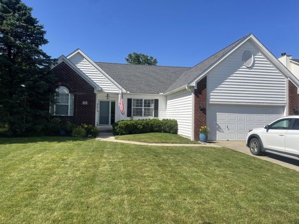 130 Trail E, Etna, OH 43062
