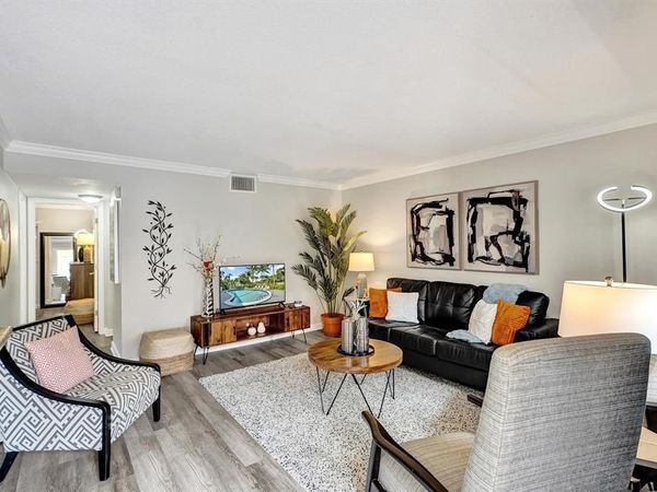1125 NE 16th Place, Unit 209, Fort Lauderdale, FL 33305