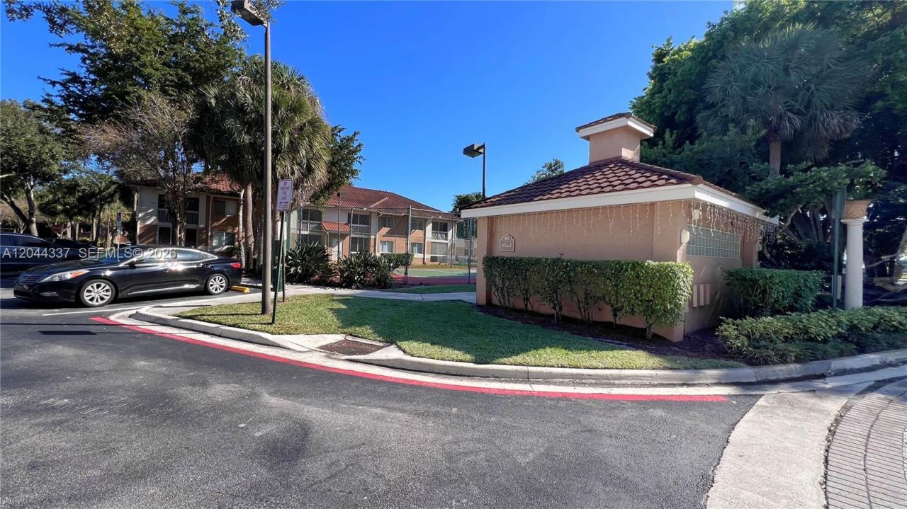 757 NW 92nd Ave , Unit 757, Plantation, FL 33324 Photo