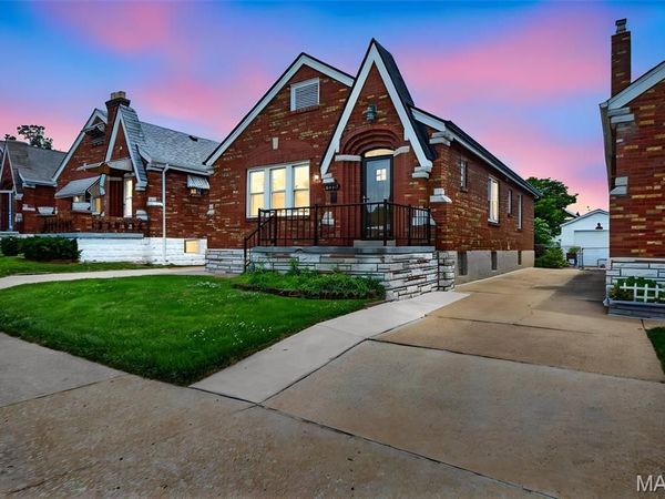 9322 Mackenzie Road, Affton, MO 63123