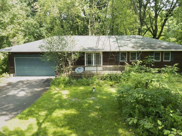 16053 Lakeside Road, Union Pier, MI 49129