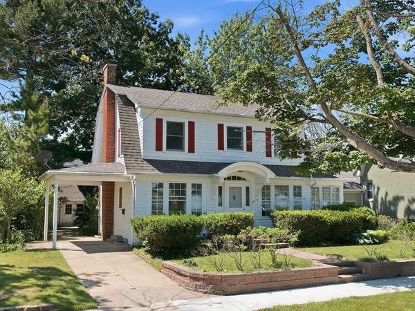 78 Van Buren Street, South Haven, MI 49090
