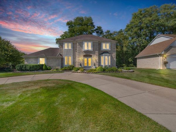 22253 Sheffield Court, Farmington Hills, MI 48335