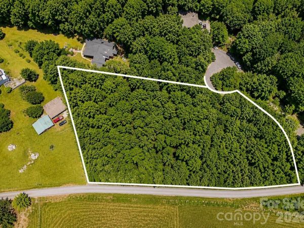 43 Reeses Ridge Court, Hendersonville, NC 28739
