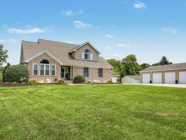 6844 Napoleon Road, Jackson, MI 49201