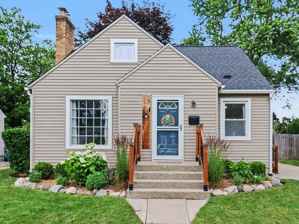 1055 Kelsey Street NE, Grand Rapids, MI 49505