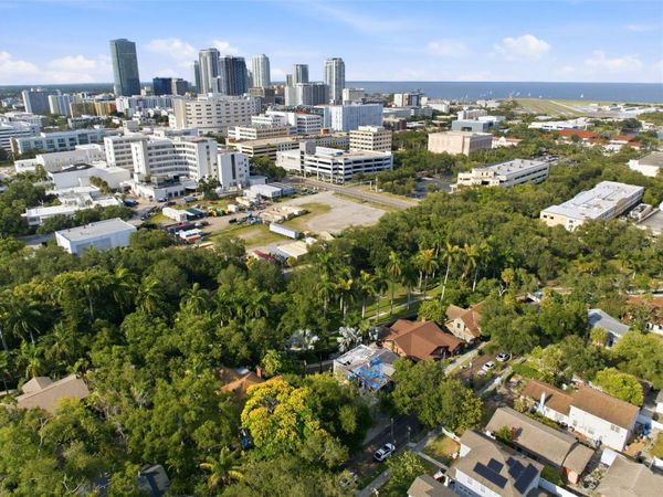 651 10TH AVE S , ST PETERSBURG, FL 33701