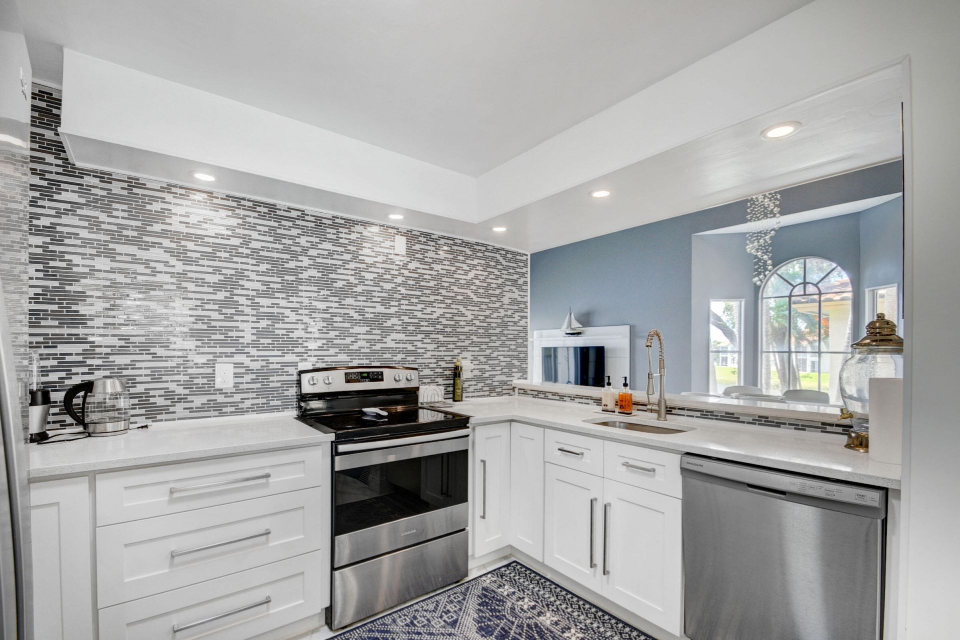 9204 Glenmoor Drive, West Palm Beach, FL 33409 Photo