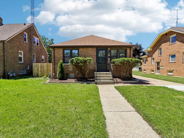 7540 26th Ave, Kenosha, WI 53143