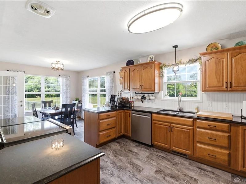 689B Wolf Road, West Alexandria, OH 45381 Photo 18