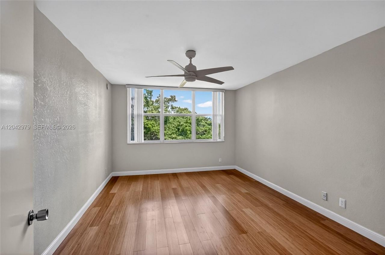 4015 W Palm Aire Dr, Unit 502, Pompano Beach, FL 33069 Photo