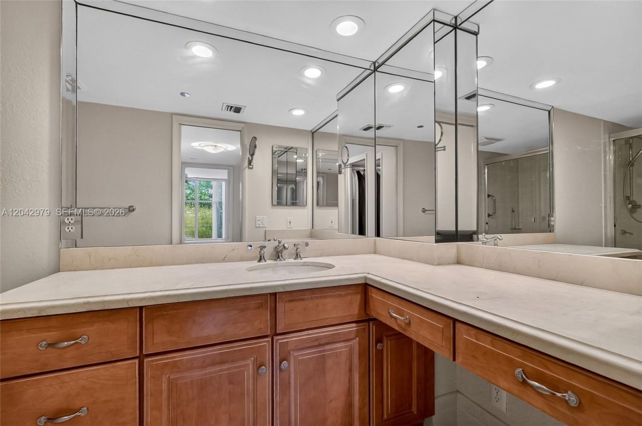 4015 W Palm Aire Dr, Unit 502, Pompano Beach, FL 33069 Photo