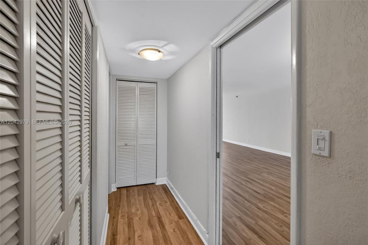 4015 W Palm Aire Dr, Unit 502, Pompano Beach, FL 33069 Photo