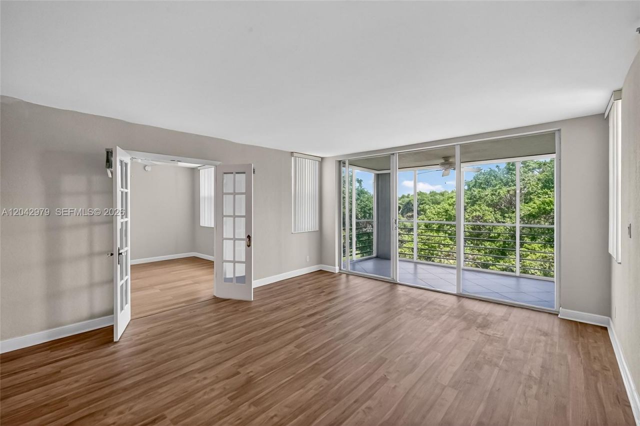 4015 W Palm Aire Dr, Unit 502, Pompano Beach, FL 33069 Photo