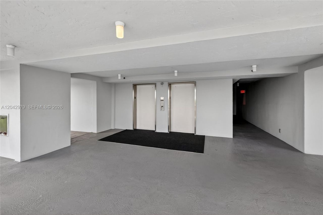 4015 W Palm Aire Dr, Unit 502, Pompano Beach, FL 33069 Photo