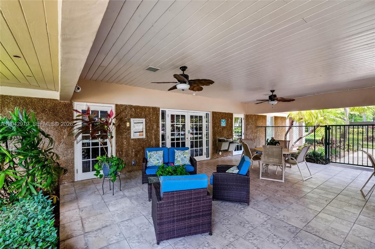 4015 W Palm Aire Dr, Unit 502, Pompano Beach, FL 33069 Photo