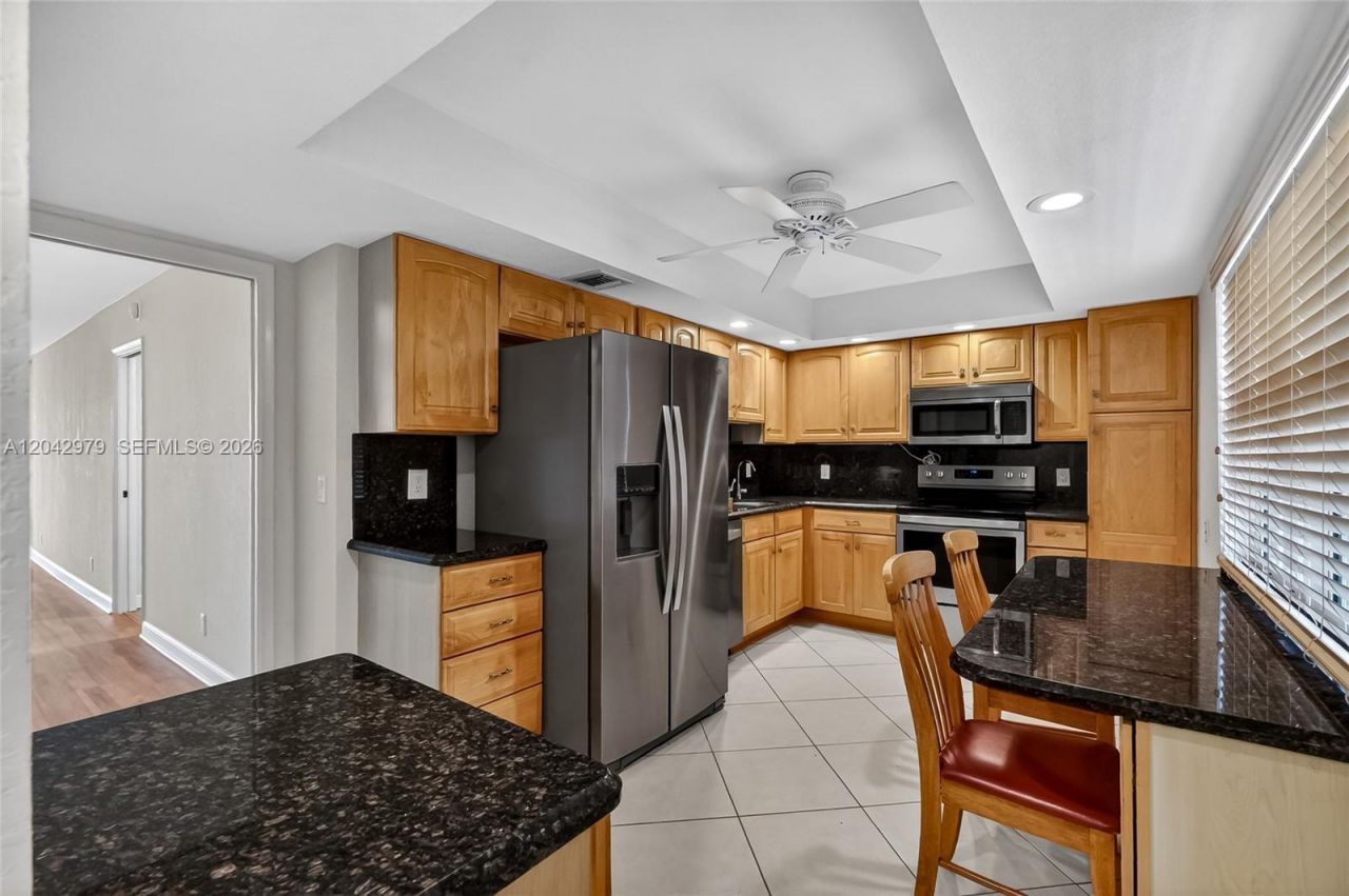 4015 W Palm Aire Dr, Unit 502, Pompano Beach, FL 33069 Photo