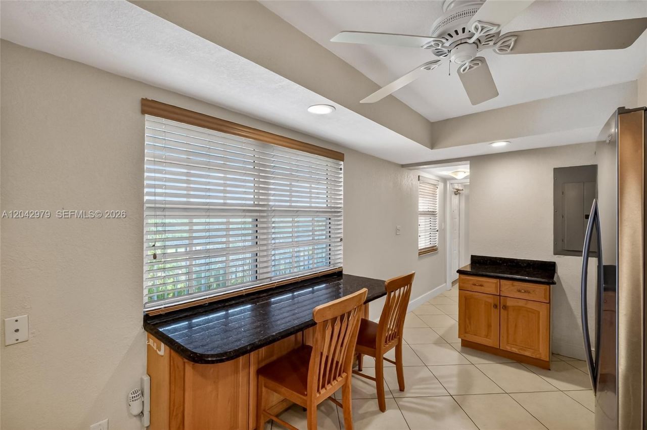 4015 W Palm Aire Dr, Unit 502, Pompano Beach, FL 33069 Photo