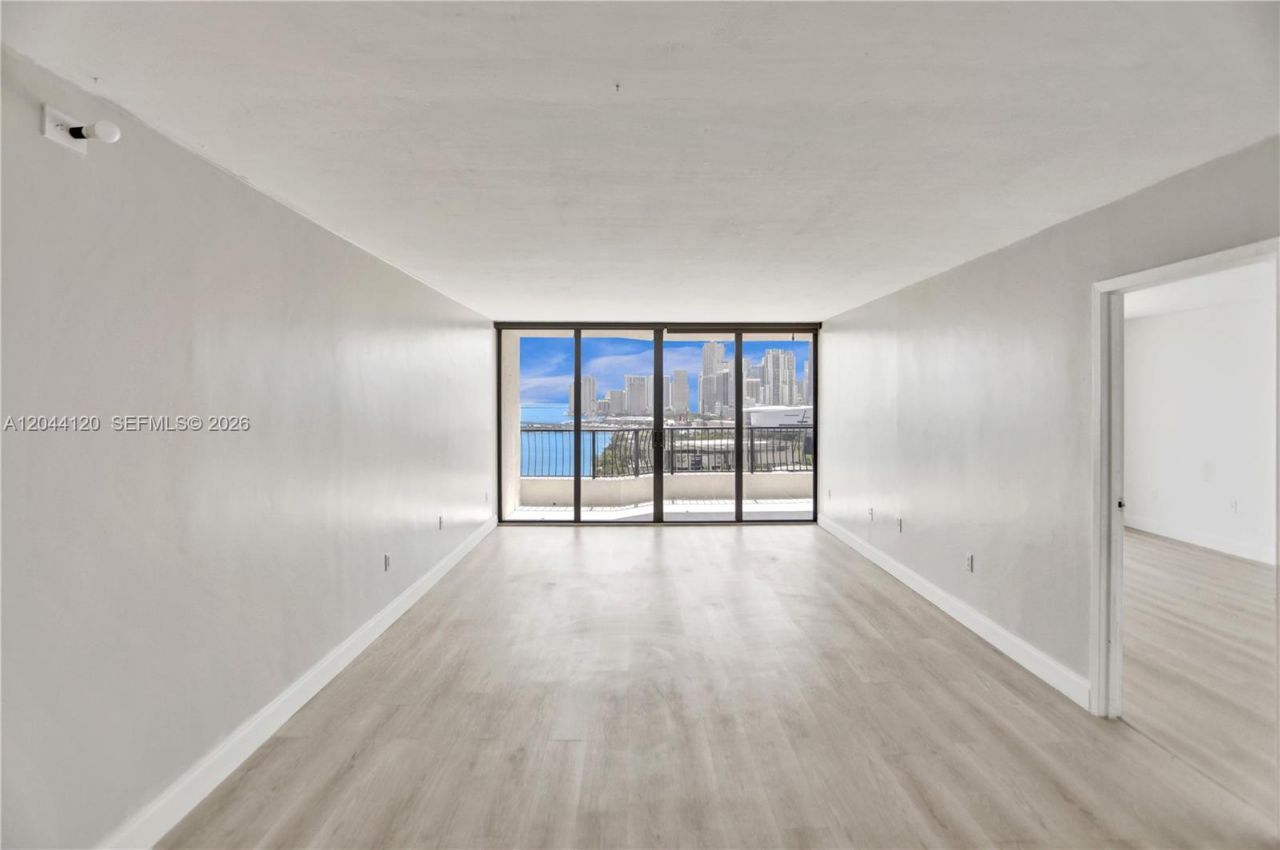 555 NE 15th St , Unit 20I, Miami, FL 33132 Photo