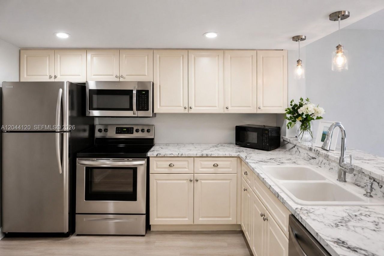 555 NE 15th St , Unit 20I, Miami, FL 33132 Photo
