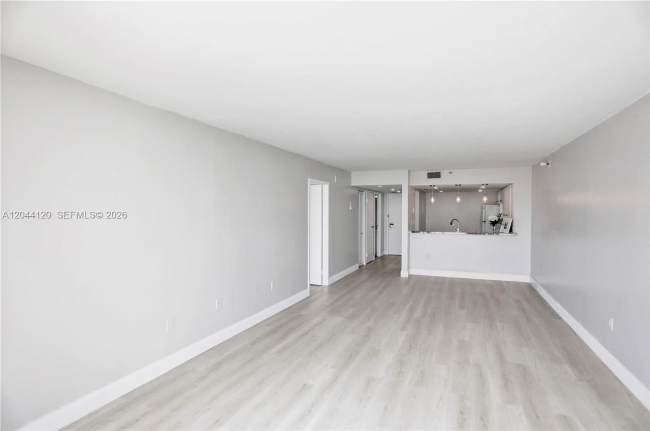 555 NE 15th St , Unit 20I, Miami, FL 33132 Photo