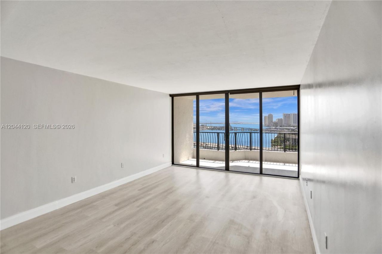555 NE 15th St , Unit 20I, Miami, FL 33132 Photo