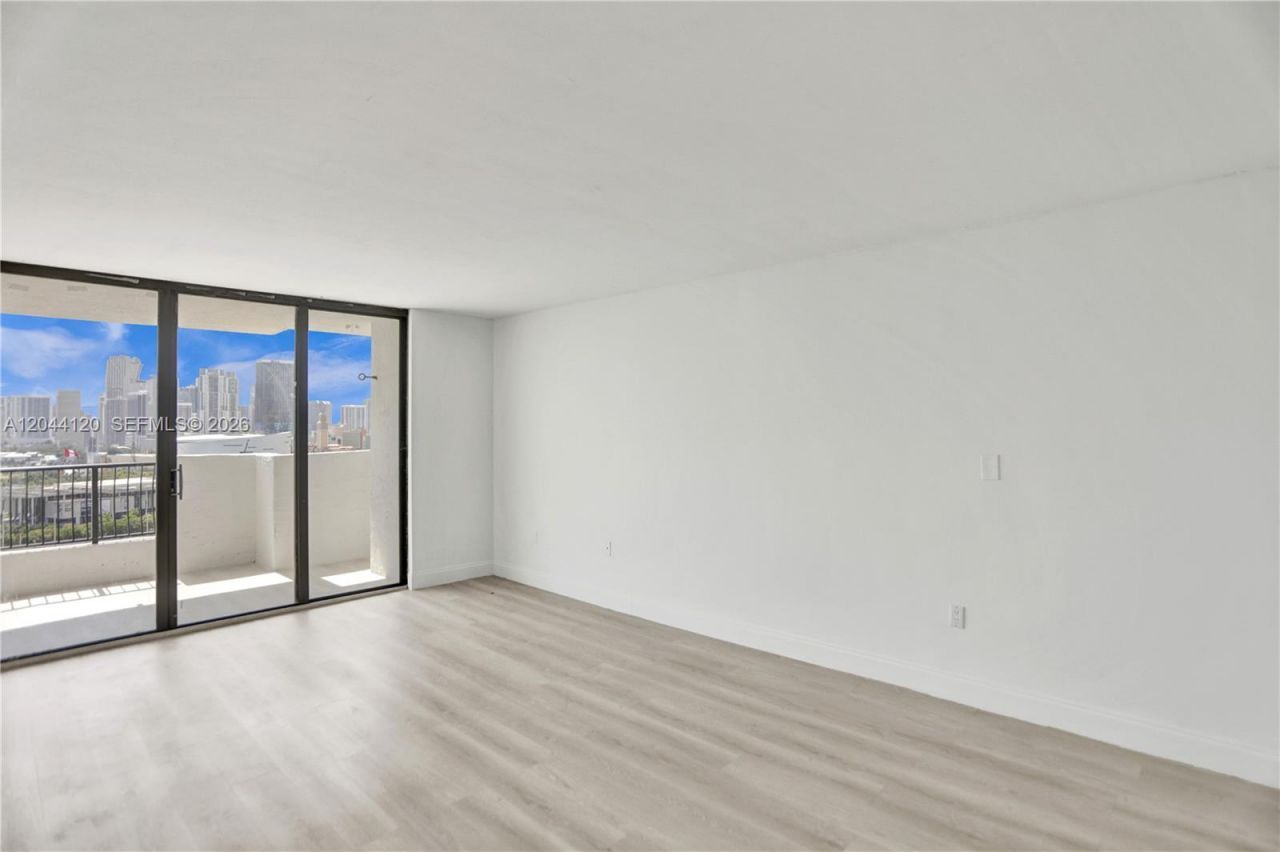 555 NE 15th St , Unit 20I, Miami, FL 33132 Photo
