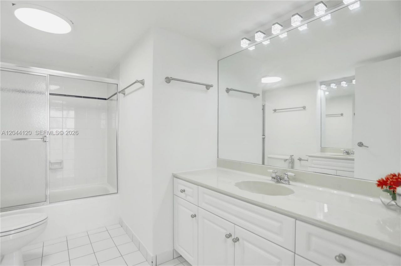 555 NE 15th St , Unit 20I, Miami, FL 33132 Photo