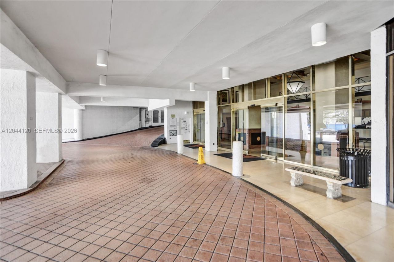 555 NE 15th St , Unit 20I, Miami, FL 33132 Photo
