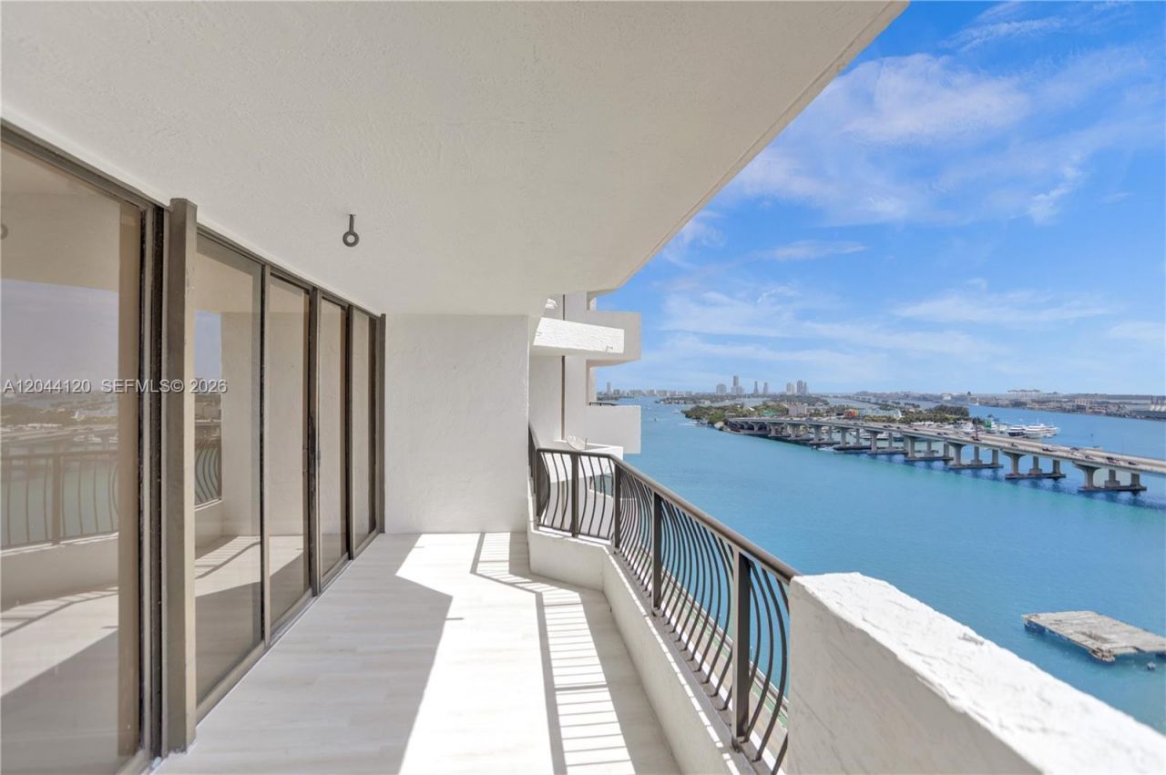 555 NE 15th St , Unit 20I, Miami, FL 33132 Photo