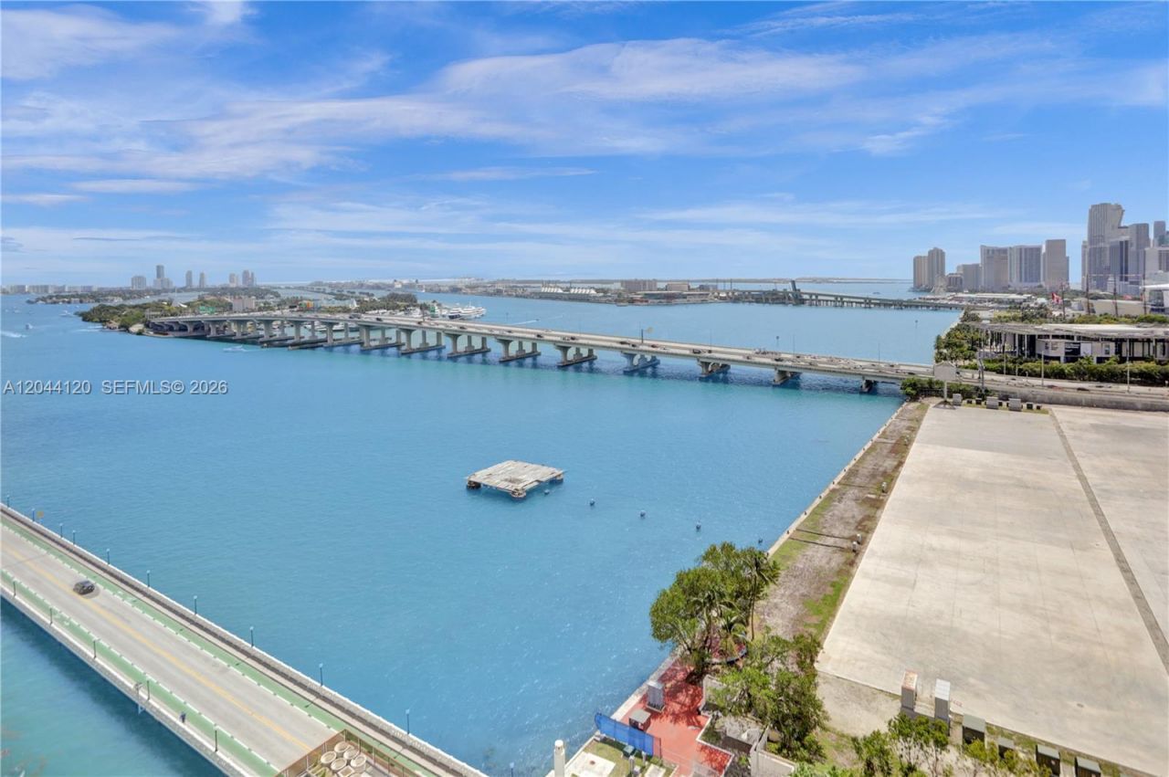 555 NE 15th St , Unit 20I, Miami, FL 33132 Photo