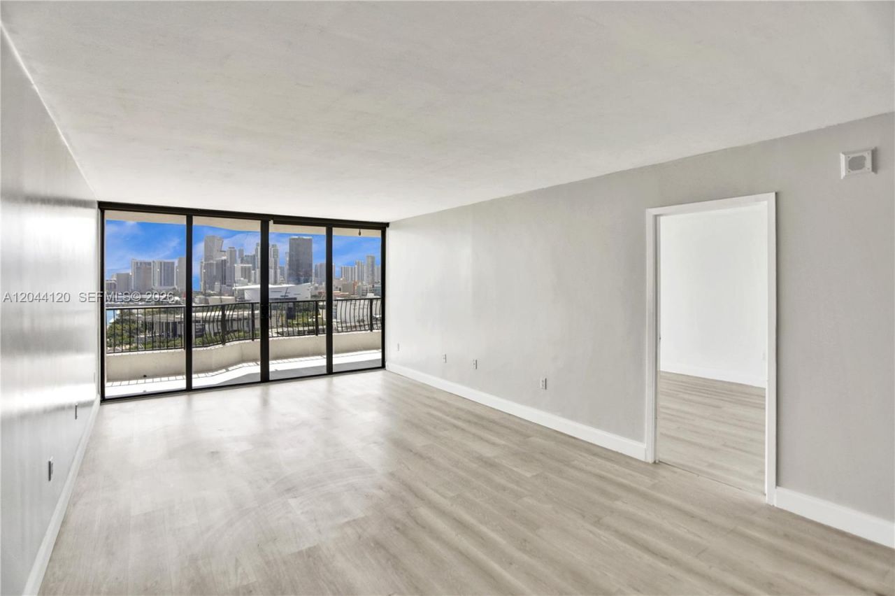 555 NE 15th St , Unit 20I, Miami, FL 33132 Photo