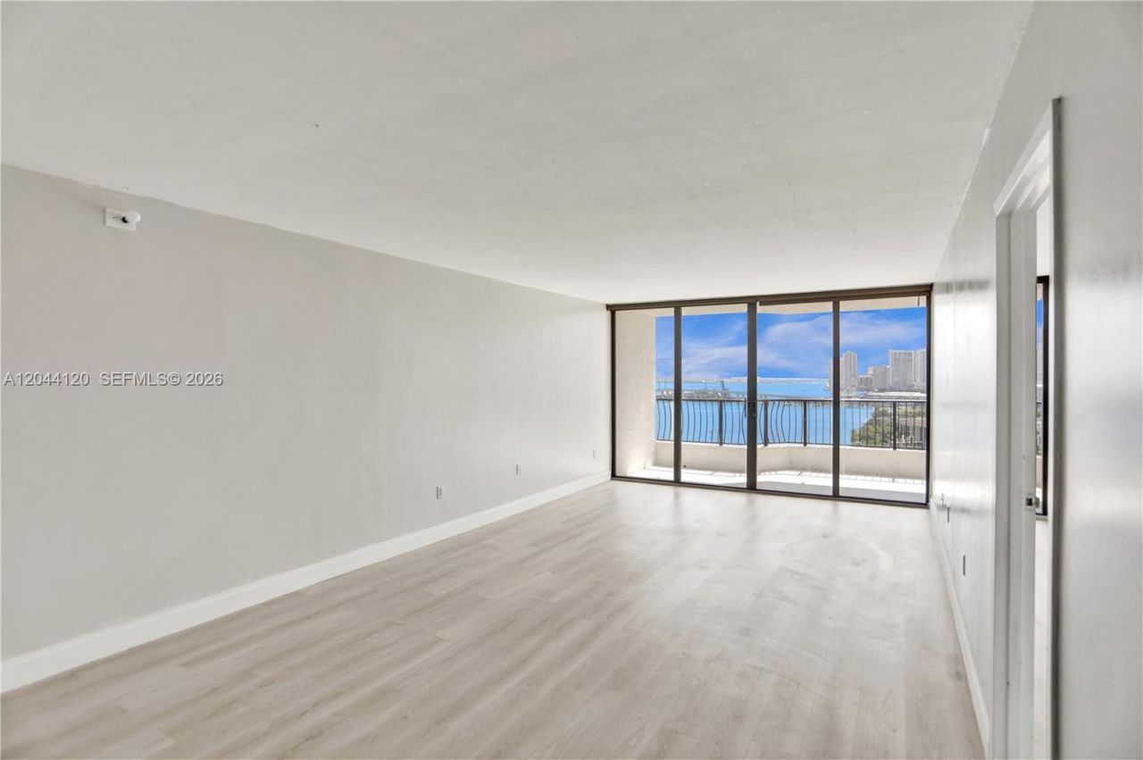 555 NE 15th St , Unit 20I, Miami, FL 33132 Photo