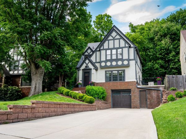 3931 Maquoketa Drive, Des Moines, IA 50311