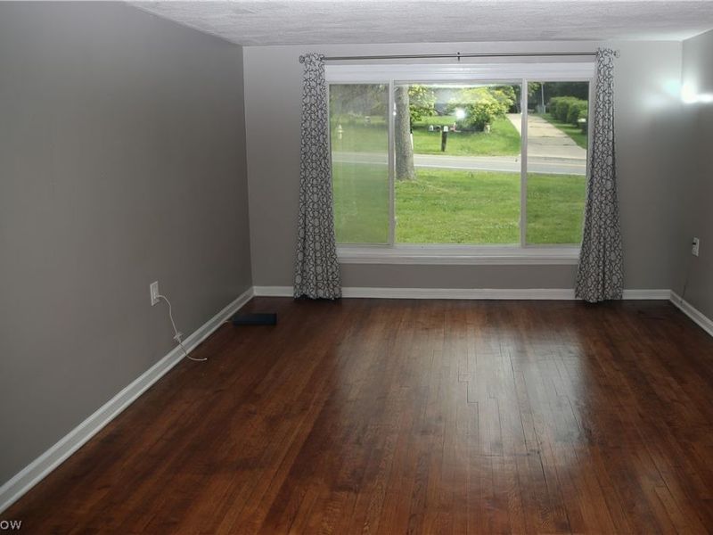 1087 Krumroy Road, Akron, OH 44306 Photo 2