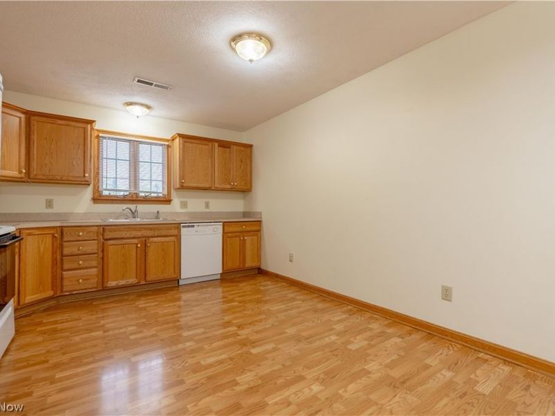 2919 Cliftmont Avenue NE, Canton, OH 44705 Photo 11