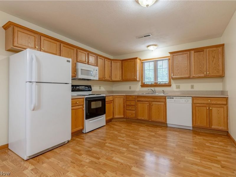 2919 Cliftmont Avenue NE, Canton, OH 44705 Photo 12