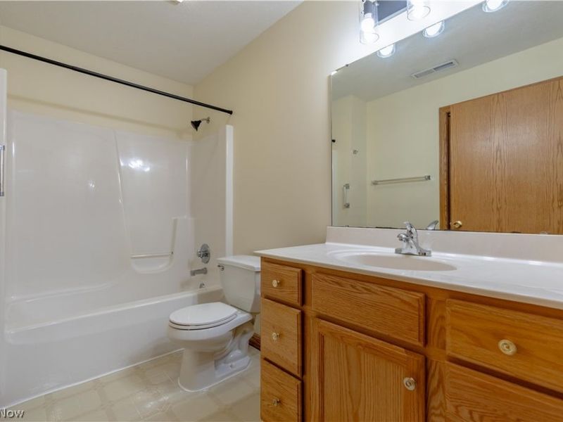 2919 Cliftmont Avenue NE, Canton, OH 44705 Photo 24
