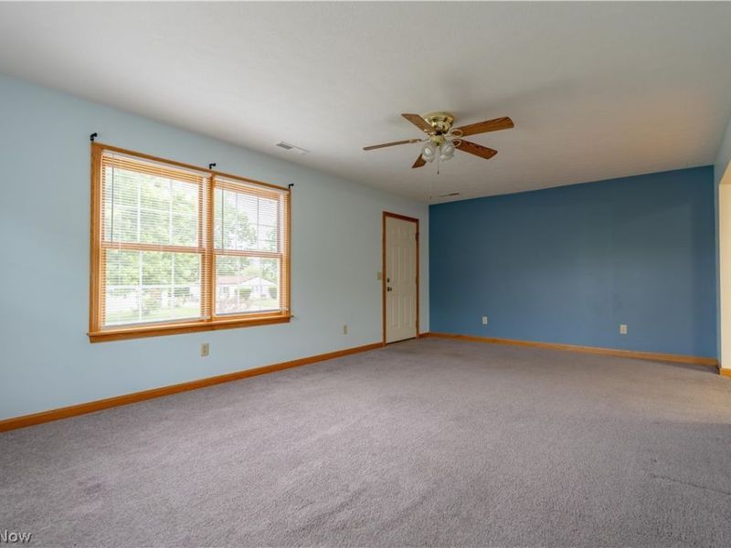 2919 Cliftmont Avenue NE, Canton, OH 44705 Photo 4