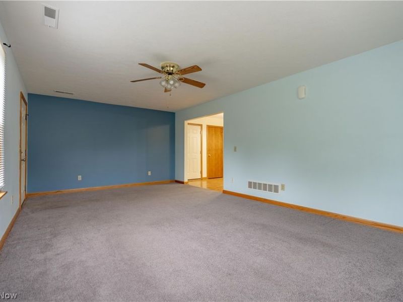 2919 Cliftmont Avenue NE, Canton, OH 44705 Photo 5