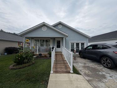 105 Palm Drive, Huntington, WV 25705