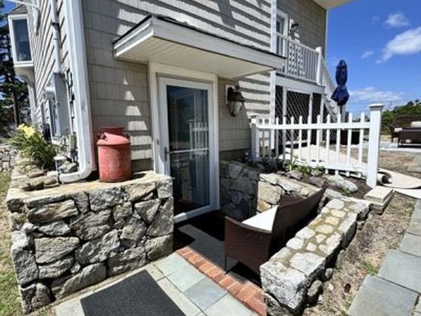 8 6th, Unit 1, Newbury, MA 01951