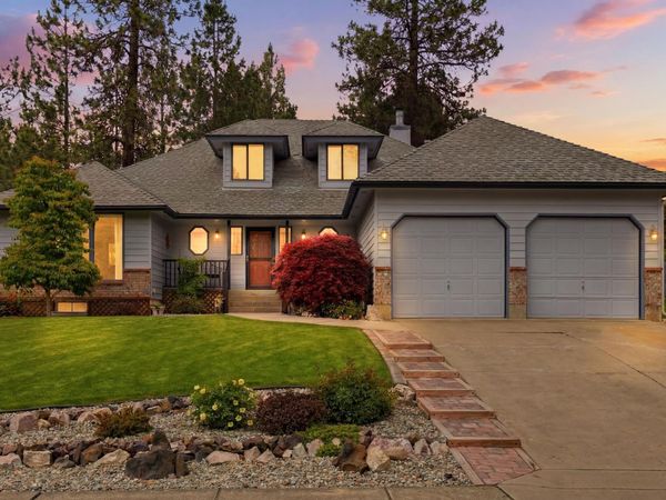 2006 W Wedgewood Ave, Spokane, WA 99208