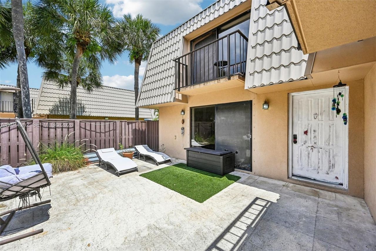 5016 50th Way, West Palm Beach, FL 33409 Photo