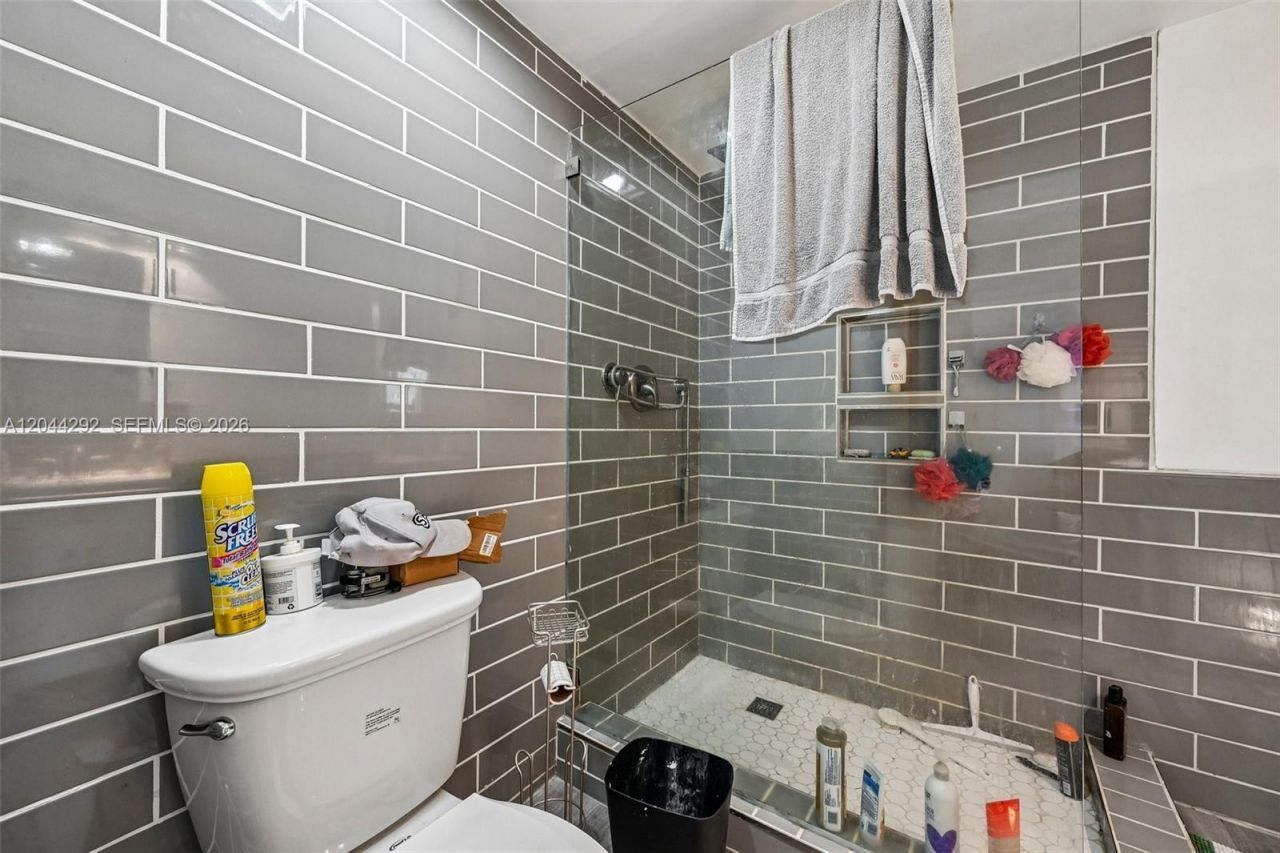 5016 50th Way, West Palm Beach, FL 33409 Photo